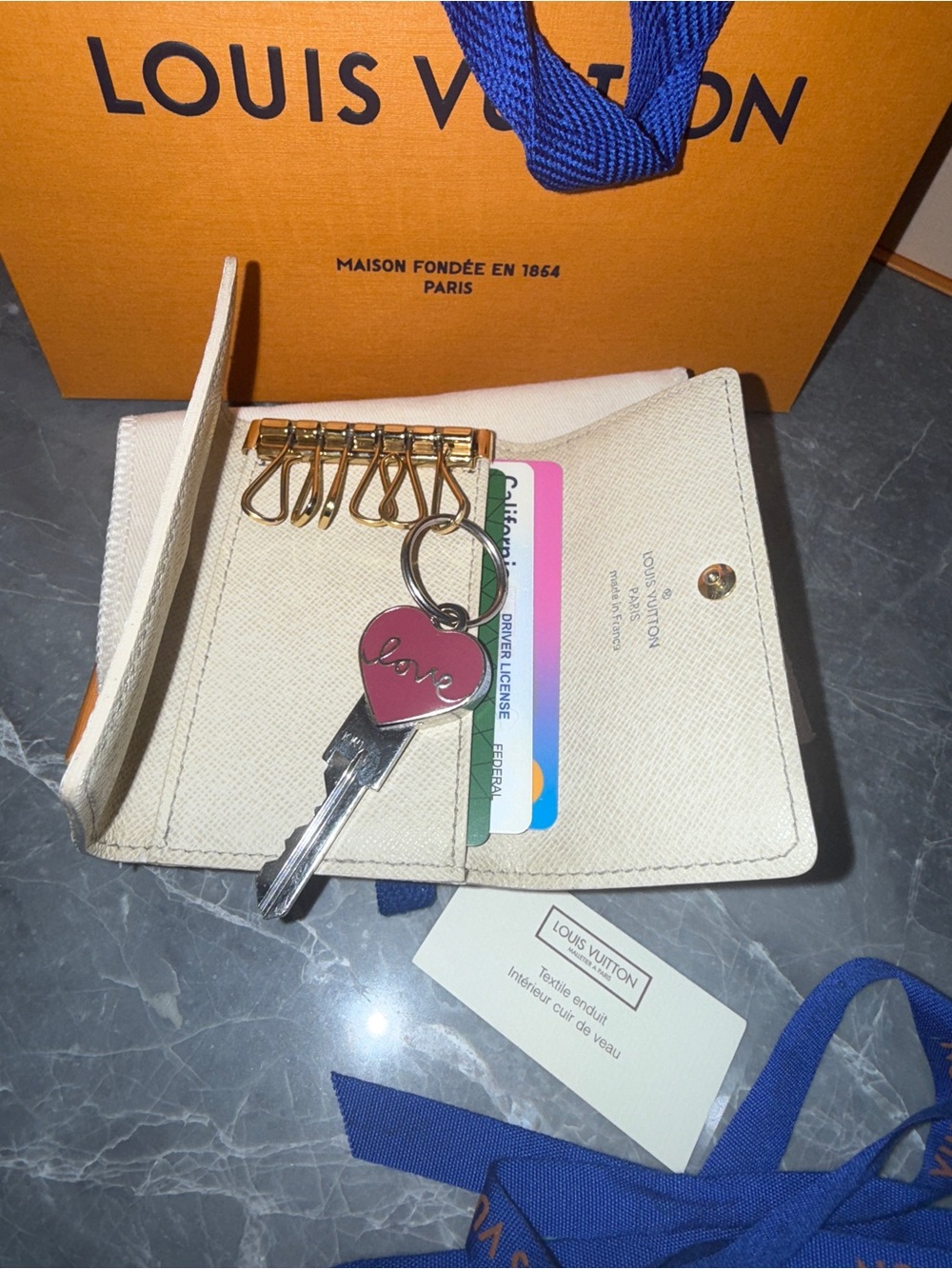 Authentic 6 Ring Key Holder in Damier Azur, can fit 3 Credit card/ID